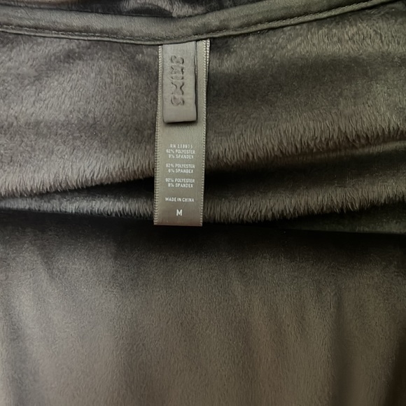 SKIMS set. Very soft and super comfortable. Worn once - Picture 2 of 5